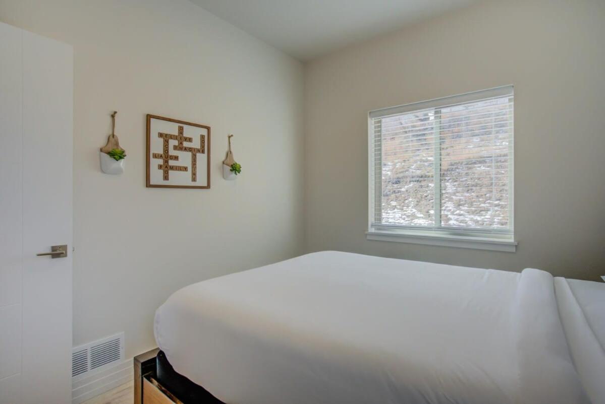 Casa de férias 4bd W Rooftop Patio Fire Pit & Mountain Views Colorado Springs