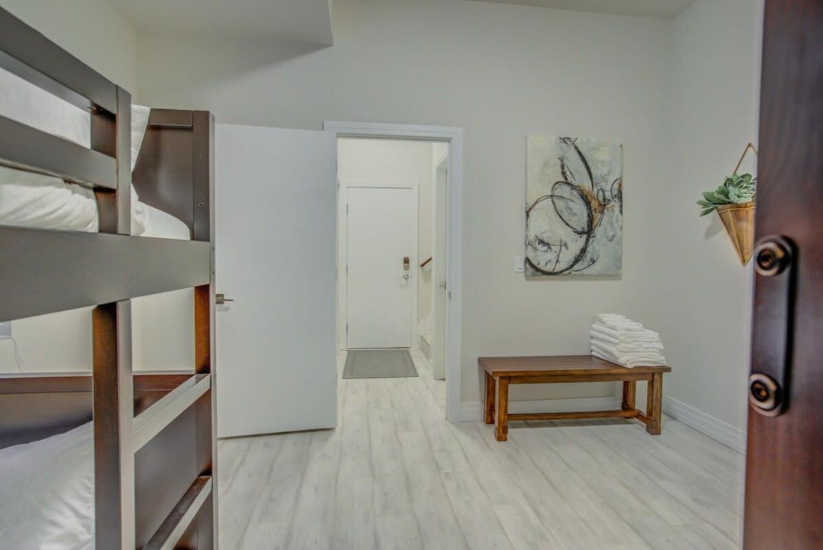 Casa de férias 4bd W Rooftop Patio Fire Pit & Mountain Views Colorado Springs