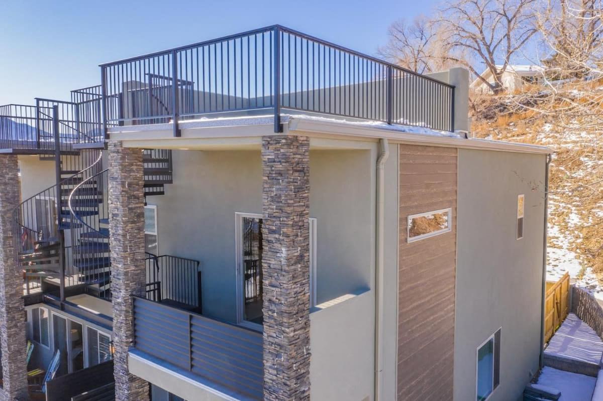 4bd W Rooftop Patio Fire Pit & Mountain Views Casa de férias Colorado Springs